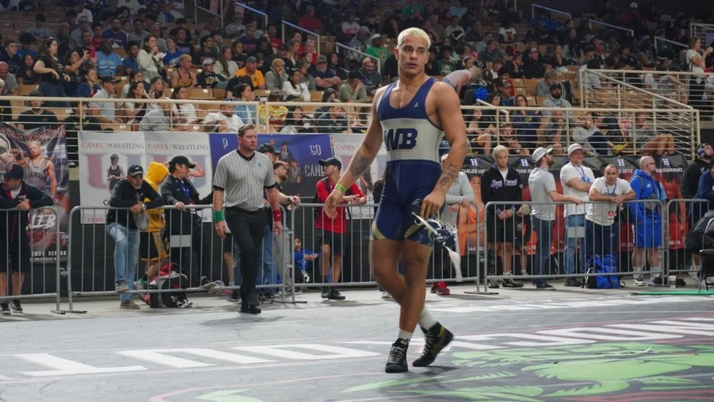Capixaba de 18 anos brilha no wrestling dos EUA e entra para elite da modalidad